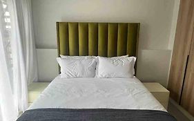 Executive Penthouse In Midrand, Waterfall City - Fast Wifi And Secure Parking - 3 Elizabeth Place